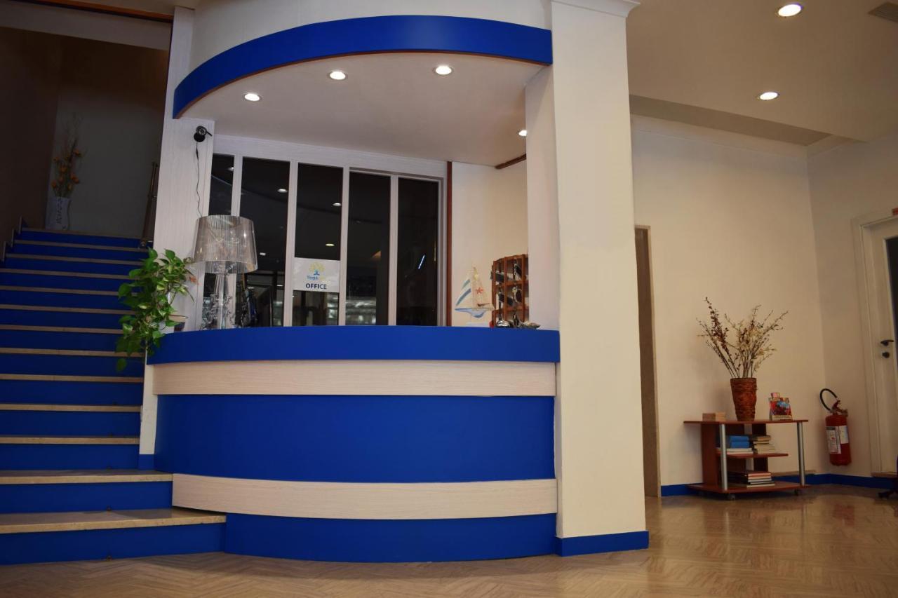 Hotel Arno Misano Adriatico Exterior foto